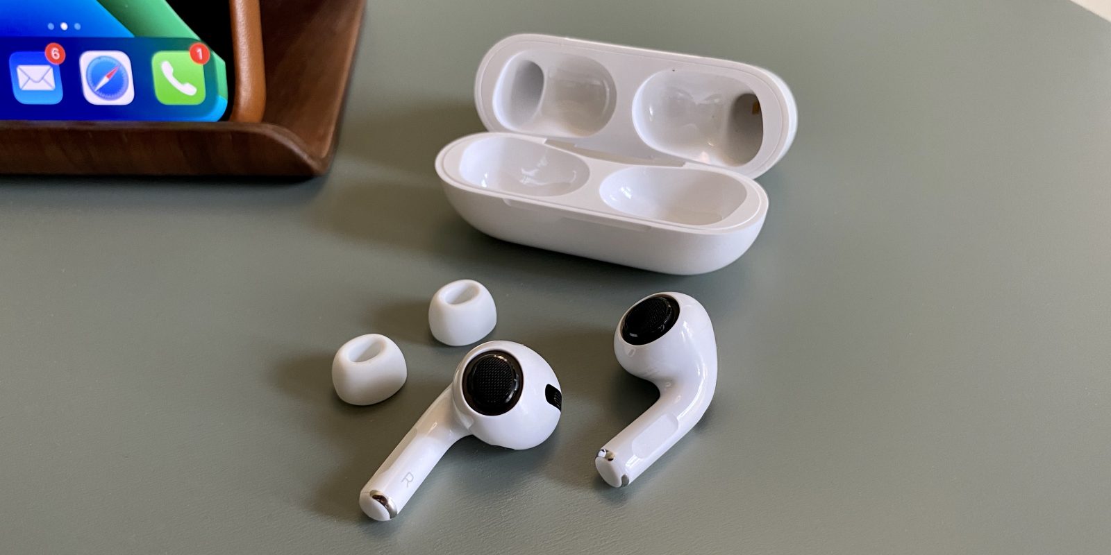 How to keep and clean New Apple AirPods Pro