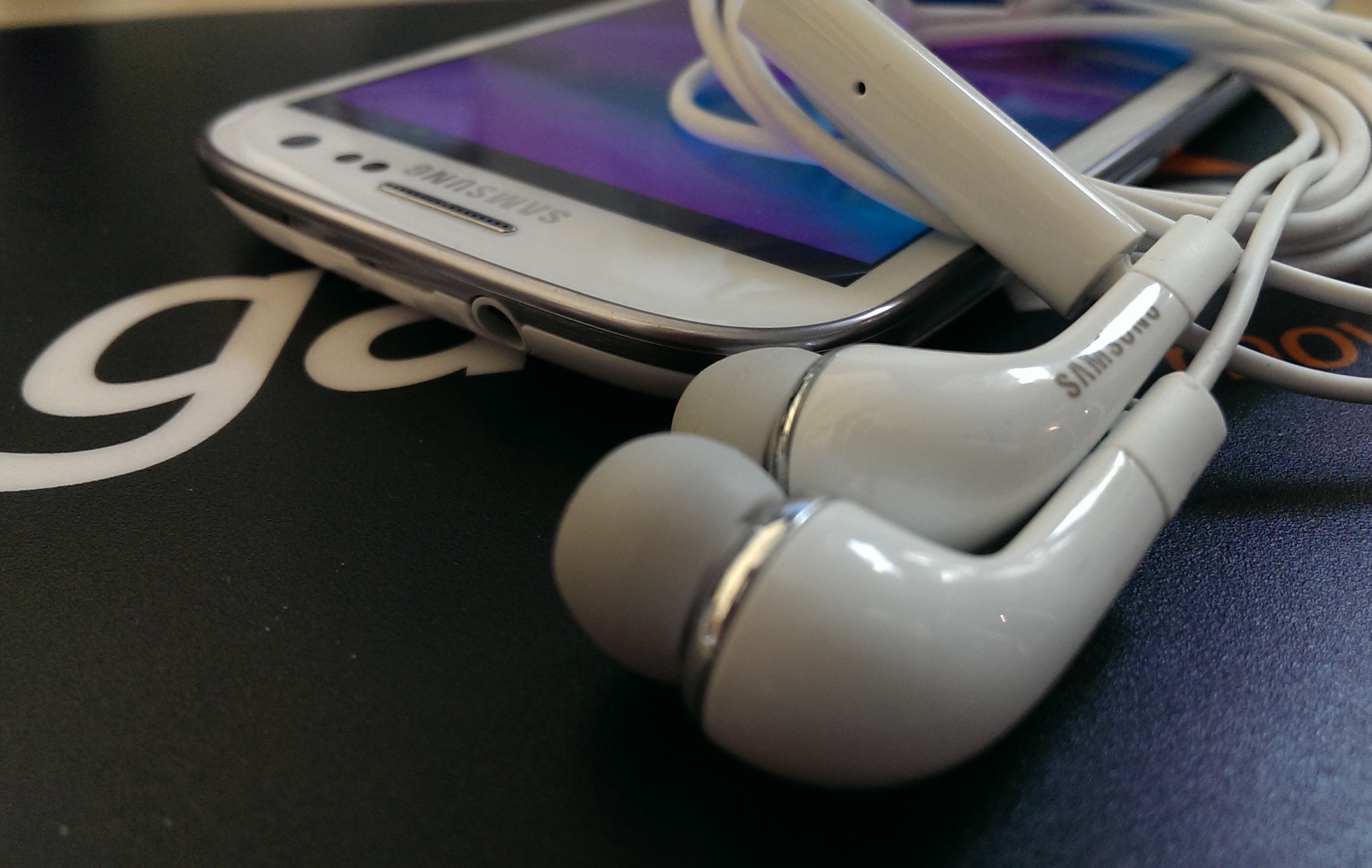 Tips and Guide to Clean Galaxy Headphone Jack