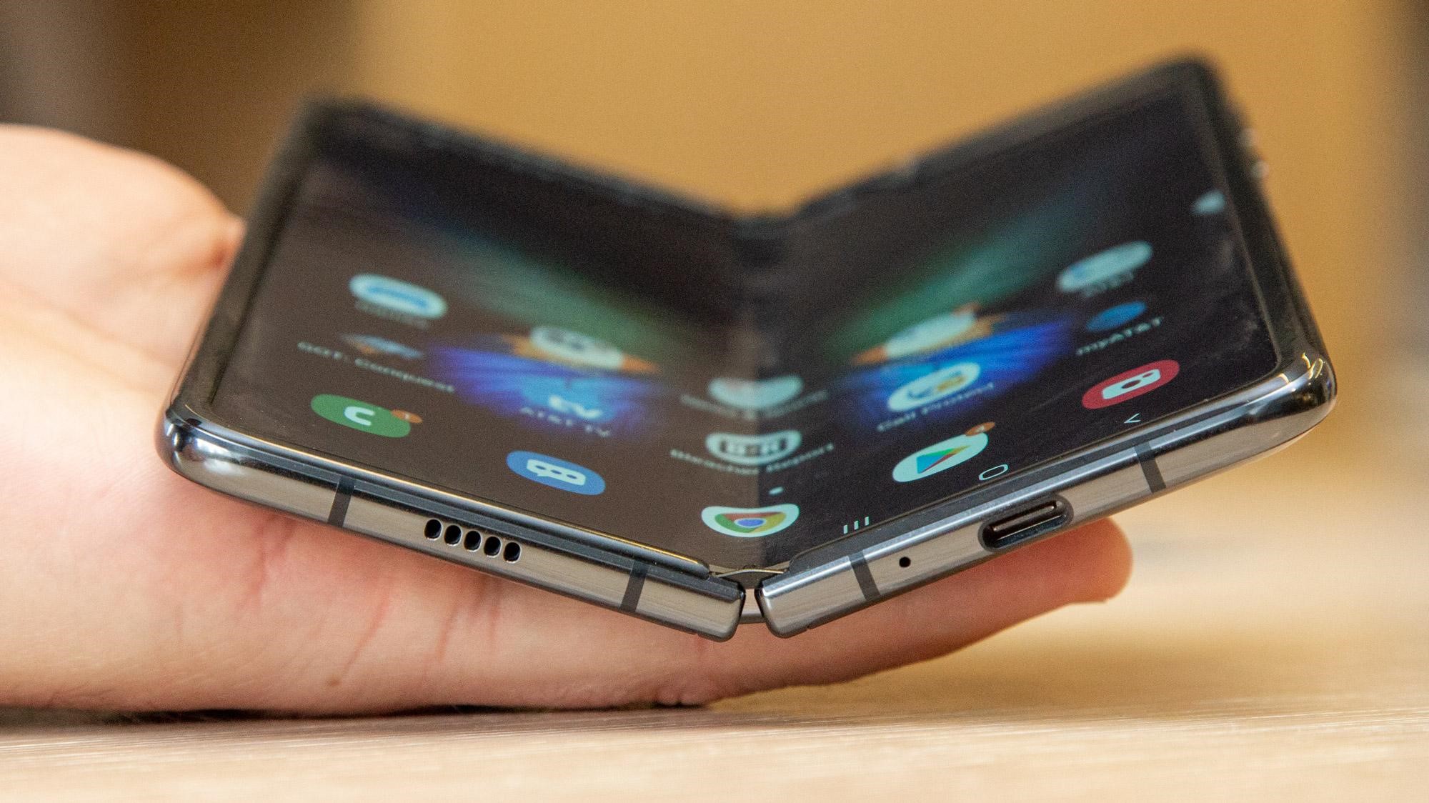 Google And Samsung Shake Hands For Foldable Pixel