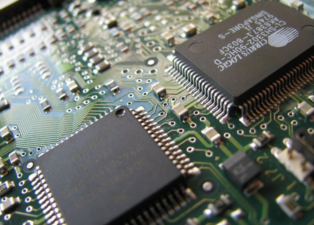 Advantages and Disadvantages of Integrated Circuit (IC) Trotons Tech