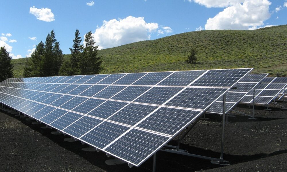 Advantages And Disadvantages Of Solar Tracker Systems - Trotons Tech ...