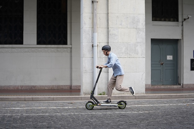 NAVEE S65 Electric Scooter