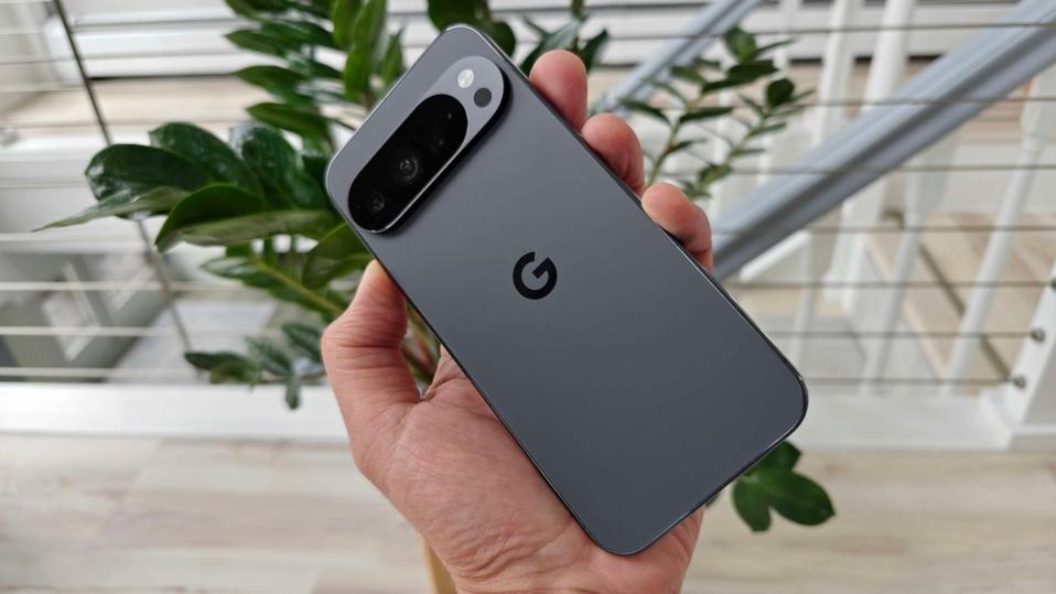 Google Pixel 10 AI